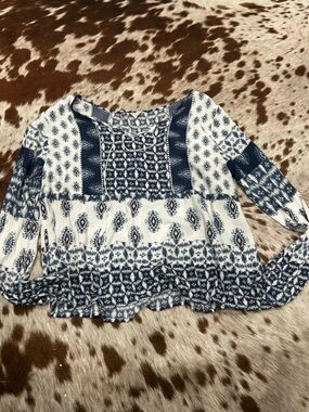 Aeropostale Navy and White Printed Peasant Top size medium